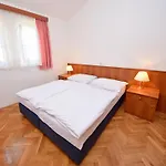 Apartment Meridiana-7 By Interhome