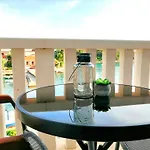 Seaview Apartment Sara