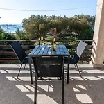 Beachfront Apartment Lostura