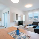 Crowonder Luxury Pag New Apartments With Seaview