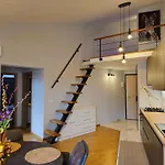 Blue Garden Loft - With Garage