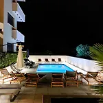 Garden Hill Apartment