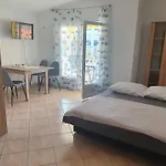 Apartments By The Sea Vir - 22235