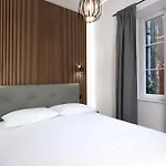Green Room And Apartment