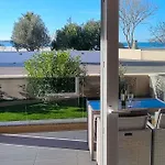 Apartment Mit Meerblick, 50 Meter Vom Sandstrand - Nin