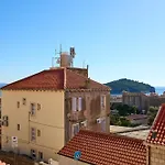 Apartment Iza Grada