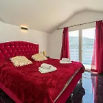 Stunning Home In Vela Luka With Kitchen