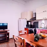Apartman Sa Bazenom U Ninu A2