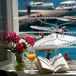 La Porta 2, Seaview Apartment In The Center