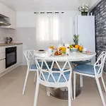 Breathtaking Sea View Apartment Near The Old City