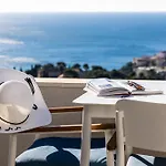 Breathtaking Sea View Apartment Near The Old City