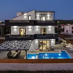 Villa Jomani
