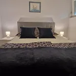 La-La Rooms