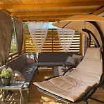 Home De Luxe M&D