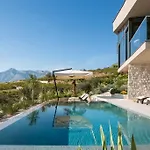 Luxury & Unique Villa Bevel House With Sea View