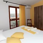 Apartments Spavalo
