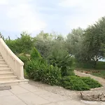 Apartments By The Sea Lukoran