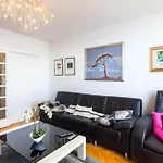 Leo Apartment