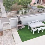 Emi 1 Apartment