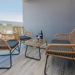 Deluxe Apartments Glamour Fantastic Sea View Near The Beach - By Ta Leut Agency