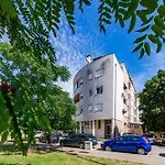 Dijana Apartment 1 Bdr With Balcony