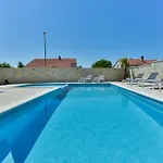 Villa Sara 4*