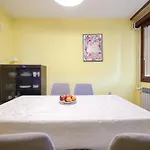 Three Bedroom Apartment Tesla Maraska