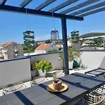 Penthouse Aurelia, Rooftop Terrace & Jacuzzi