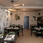 White Hill Apartment