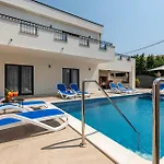 New! Luxury Stone Villa Sokol With Large Pool In Gornje Rastane