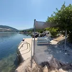 Apartments By The Sea Zuronja, Peljesac - 13202