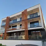 Cameleon Orebic- Beachfront Apartments