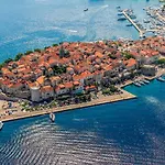 Modern Apartment Grbin In The Very Center Of Korcula