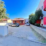 Vanessa Apartments