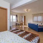 Studio Apartmani Petra