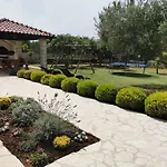 Family Friendly Apartments Kim - By Ta Leut Agency