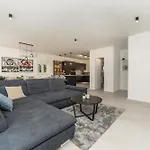 Villa Nelly