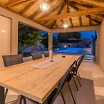 4 Bedroom Awesome Home In Sikovo