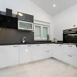 Apartments With A Parking Space Maslenica, Novigrad - 21404