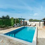 Villa Mia