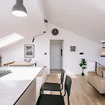 White Nest By Duhomes
