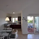 Appartement In Mandre Mit Eigener Terrasse