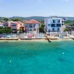Aqua Cabana 1