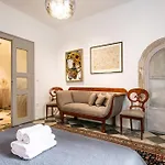 Secret Garden Apartment By Duhomes