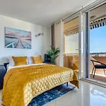 Goldensky New Apartment