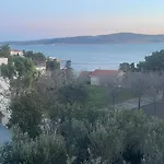 Apartmani Roko&Lovre Starigrad