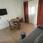 Apartmani Roko&Lovre Starigrad
