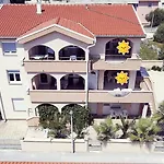 Villa Dobra Holiday Apartments