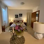 Apartment Mario