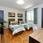 Aqua Cabana